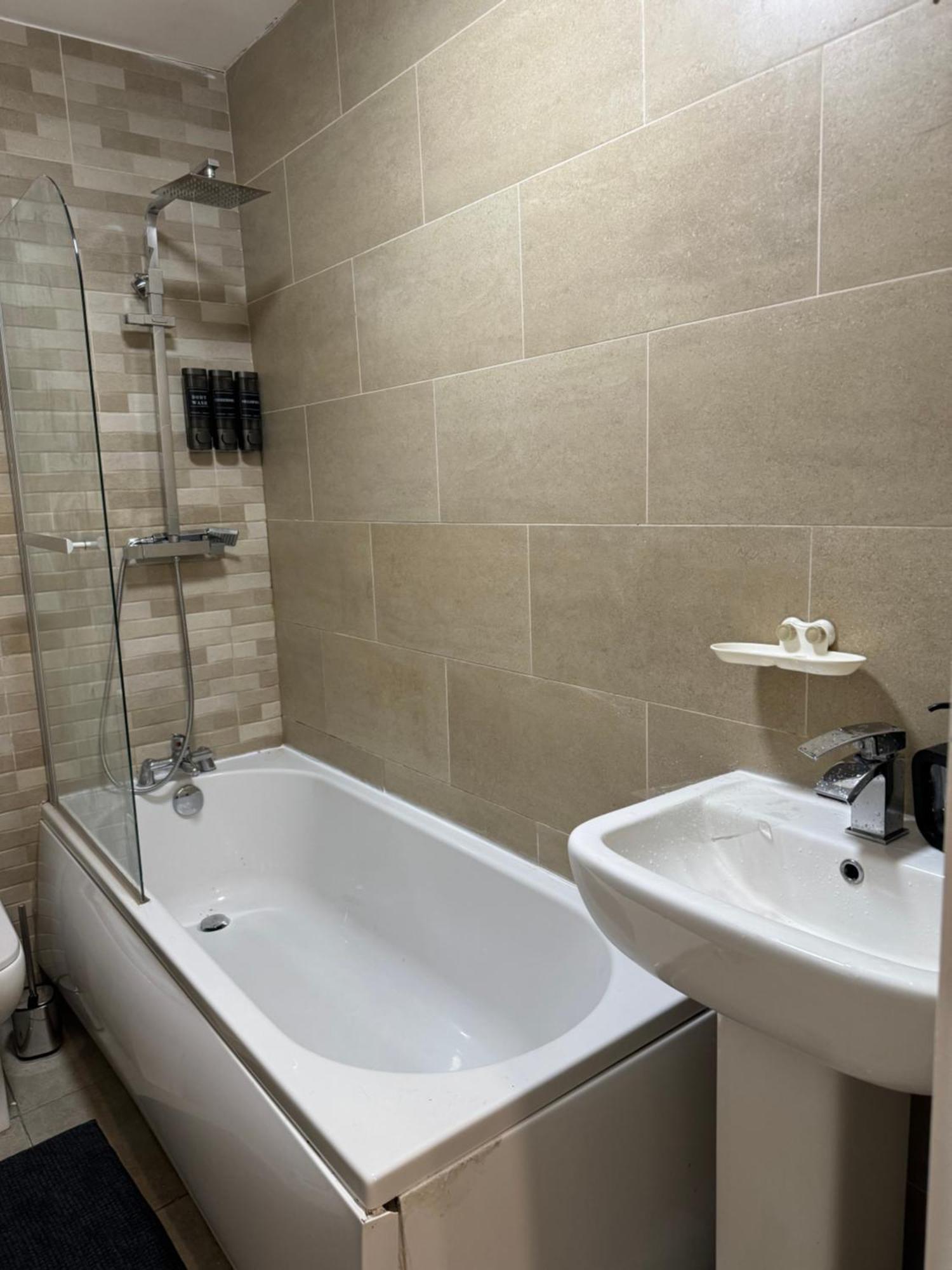 Icon Residencia Apartment Manchester Exterior photo